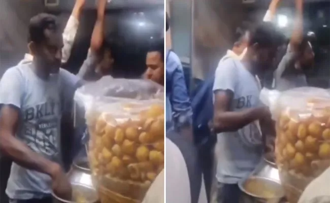 Viral Video: A Man Sell Golgappas On A Moving Train - Sakshi