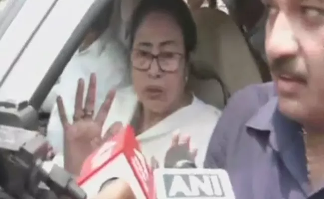 West Bengal CM Sensational Comments On Odisha Train Crash - Sakshi