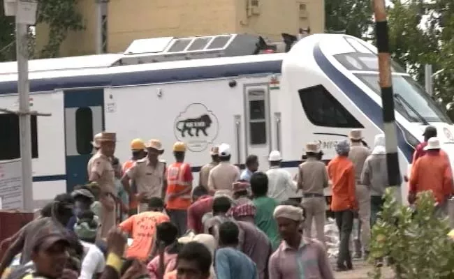 1st Vande Bharat High Speed Train Crosses Odisha Rail Tragedy Site - Sakshi