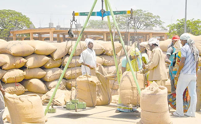 3000 out of 7000 Grain Purchase centers will be closed - Sakshi