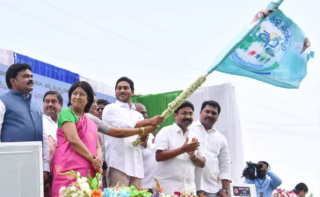 Cm Jagan Launched E Autos Under Garbage Free Ap Updates - Sakshi