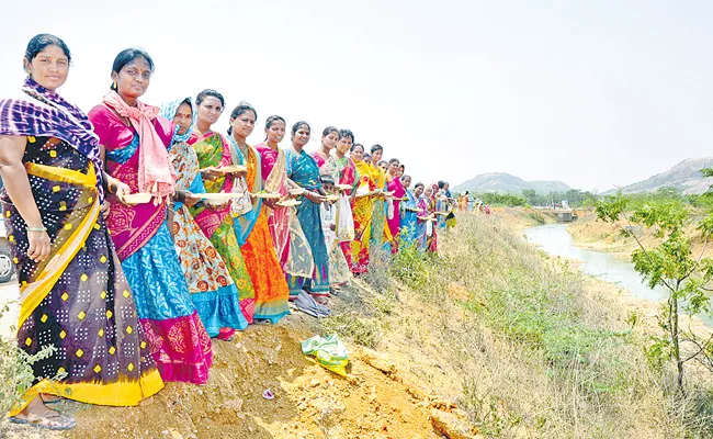 Lakh Jana Haarti to the waters of Kaleshwaram - Sakshi