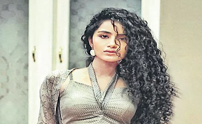 Anupama Parameswaran roped in for a women-centric film - Sakshi