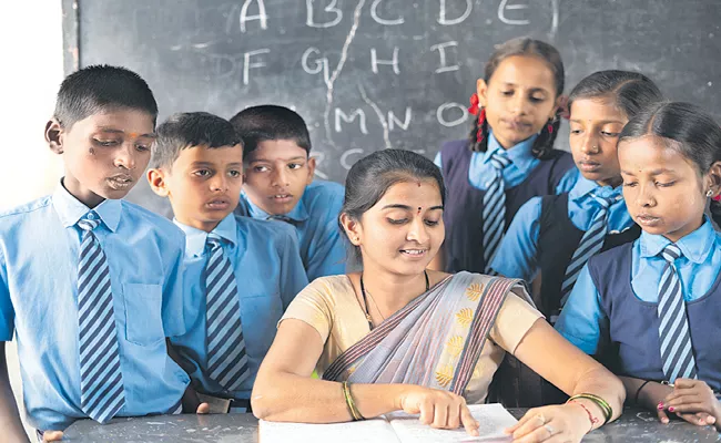 Dissatisfaction among teachers because of Transfers - Sakshi