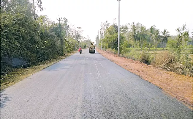 CM YS Jagan Govt Focus On Restoration of roads Andhra Pradesh - Sakshi