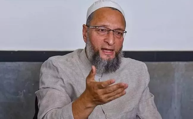 Asaduddin Owaisi Says Opposition Parties Are Big Chaudharis Club - Sakshi