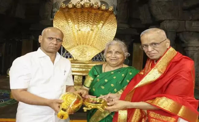 infosys narayana murthy sudha murthy offers gold ornaments to tirumala lord balaji - Sakshi