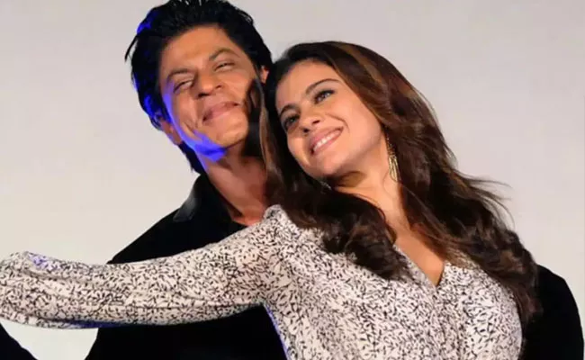 Shah Rukh Khan Fans Fires On Kajol - Sakshi