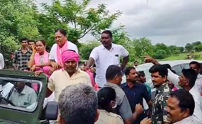 BRS MLA Redya Naik Faces Backlash Villages Protest To Go Back - Sakshi