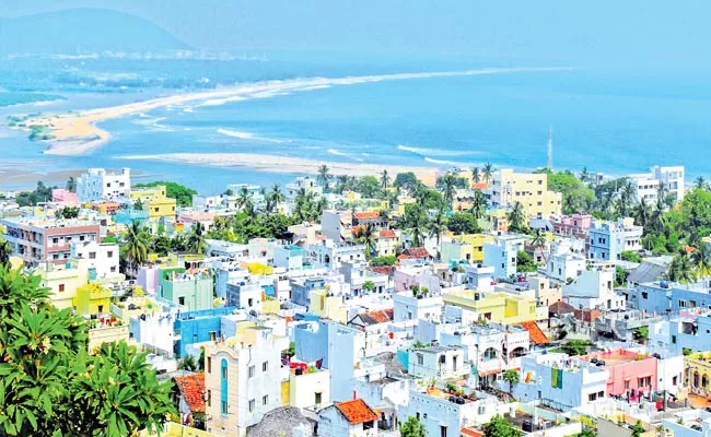 Visakhapatnam ranks first in greenness in the country - Sakshi