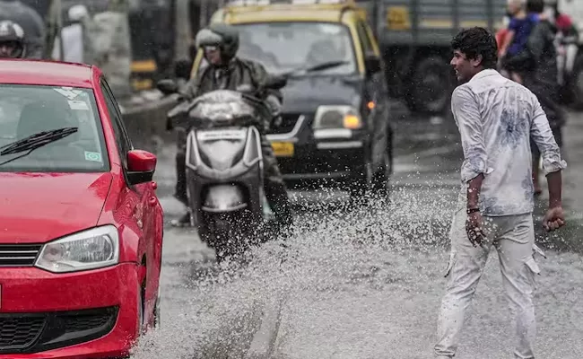 Rains lash Telangana Hyderabad Updates - Sakshi