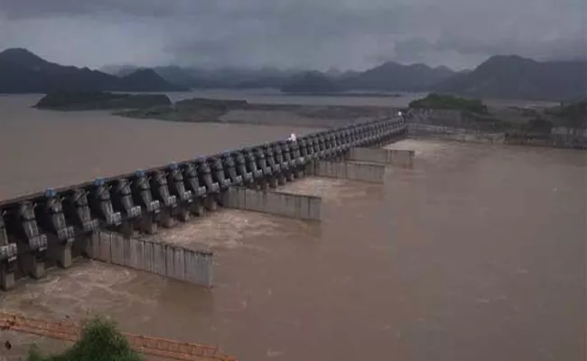 Rising Flood at Polavaram Control Rooms Set Up - Sakshi