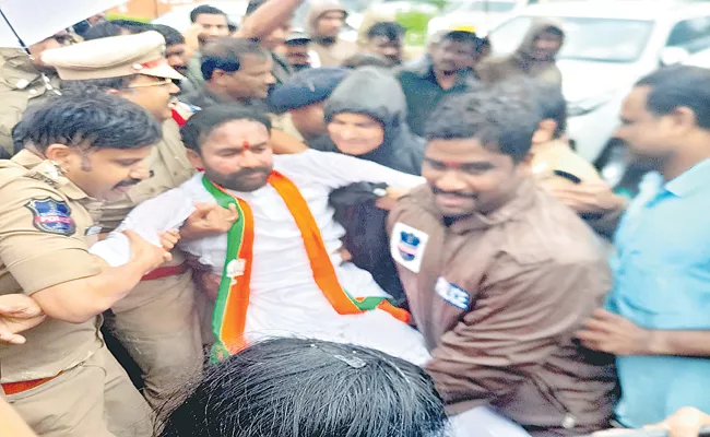 Police disrupted BJP Chalo Batasingaram program kishan reddy - Sakshi