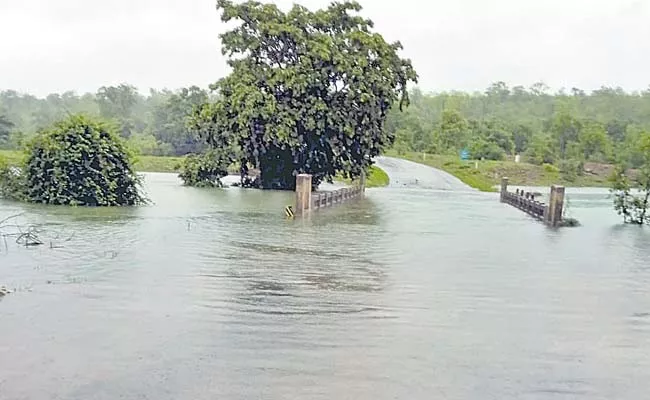 CM KCR orders to officials in the wake of heavy rains - Sakshi