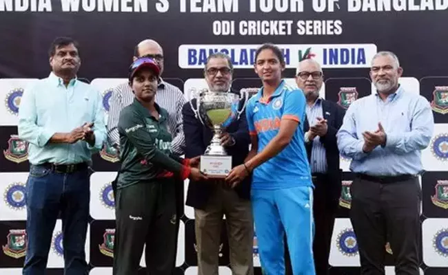 Third ODI tie with Bangladesh - Sakshi