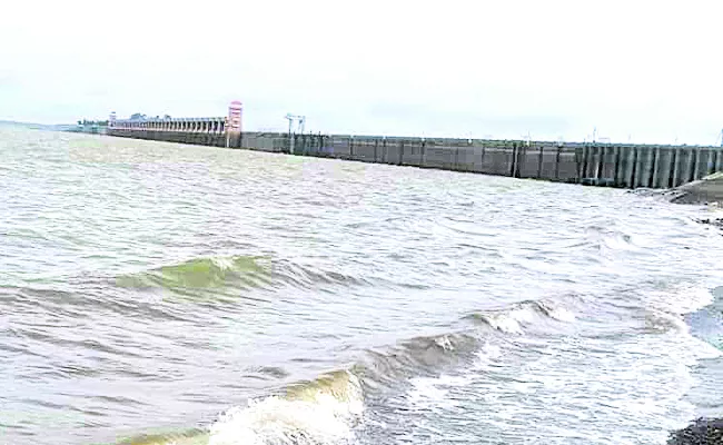 The flood water level of Krishna river is increasing - Sakshi