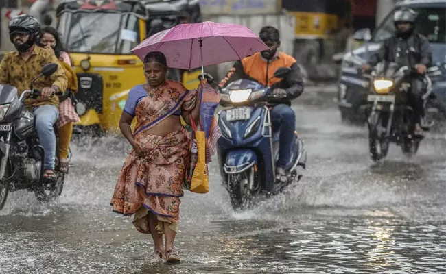 Weather Updates: Red Alert Issued For Telangana - Sakshi