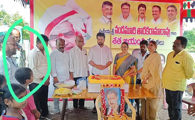 Tdp Leader Fraud In The Name Of Chits In Vijayawada - Sakshi