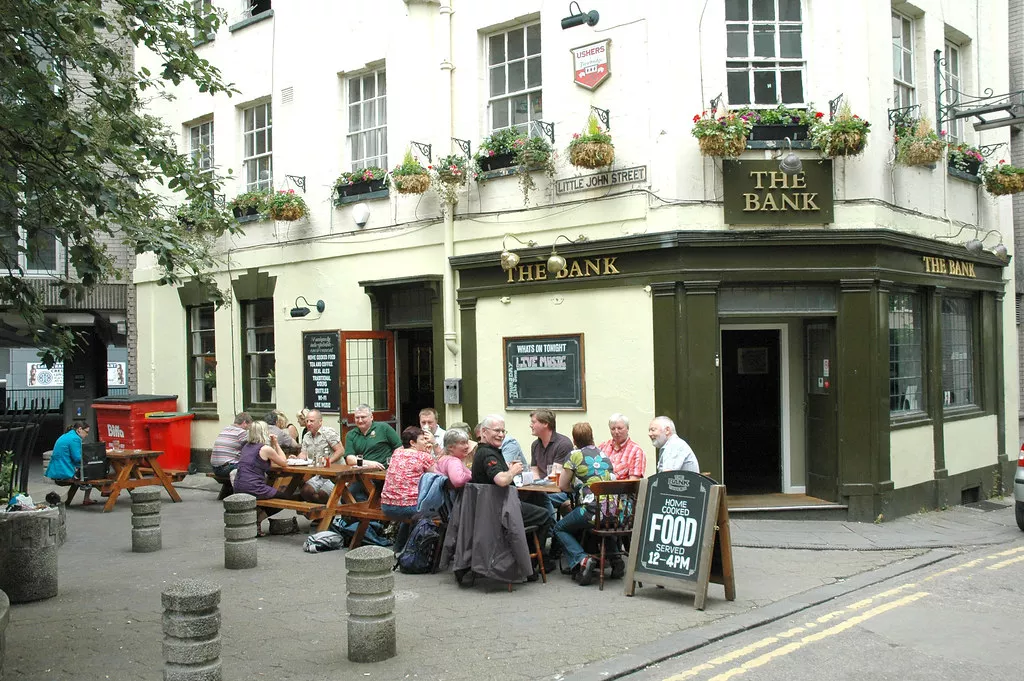 British Pub Has A Waiting List Of Four Years For Sunday Roast - Sakshi