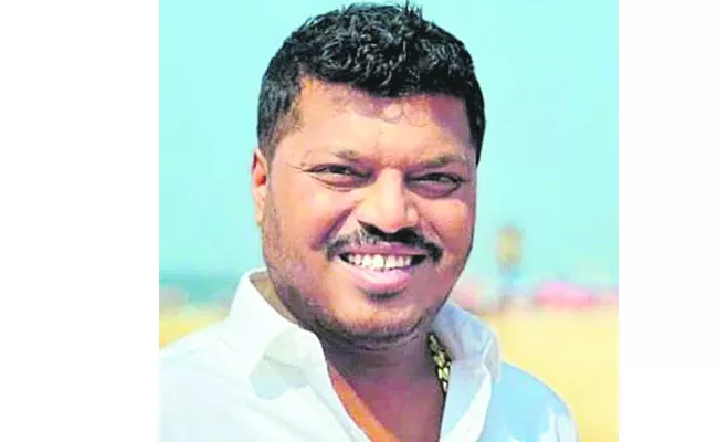 Vishnuvardhan Reddy who died while receiving treatment - Sakshi