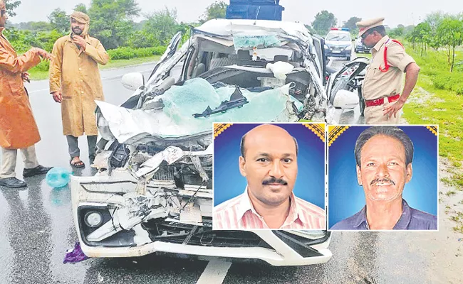 Two Died in road accident at Goa - Sakshi