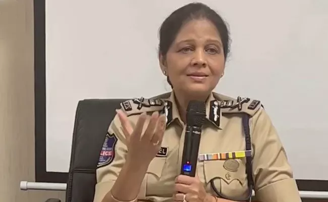 Additional DG Shikha Goyal Clarity On Missing Women in Telangana - Sakshi