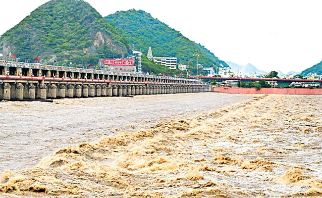 Heavy flood to krishna river  - Sakshi