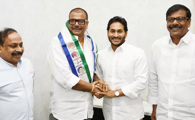 CM Jagan Welcomes Anam Jayakumar Reddy Joins YSRCP - Sakshi