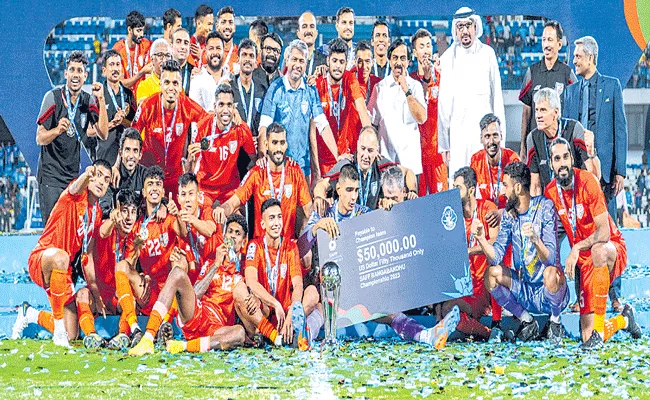 India beat Kuwait 5-4 in penalty shootout to win SAFF Championships title - Sakshi