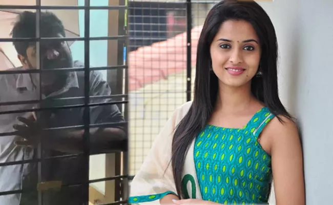 Malayalam Actress Arthana Binu Accuses Dad Vijayakumar Of Threats - Sakshi