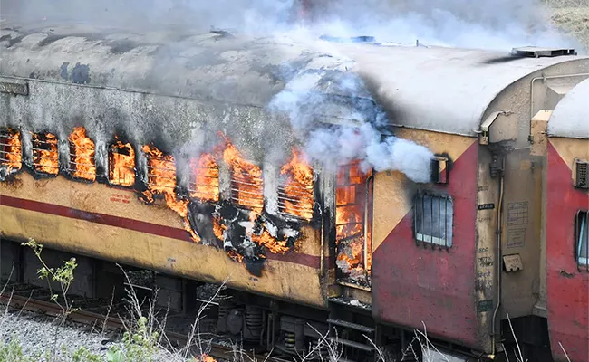 Falaknuma Express Catches Fire Official Inquiry On Cause Of Fire - Sakshi