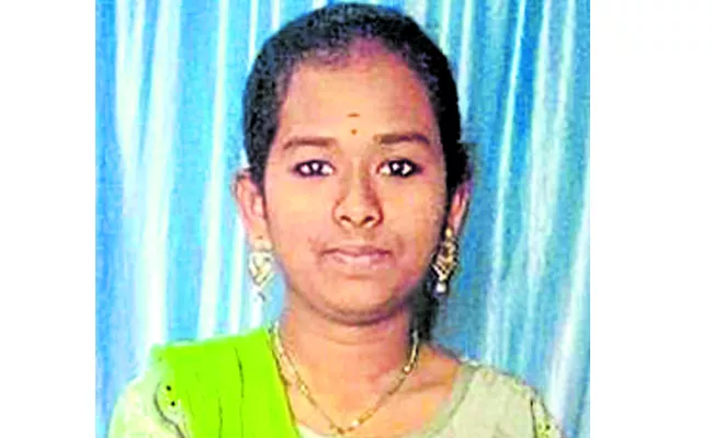 Etapaka is a student of KGBV who went to the UN conference - Sakshi