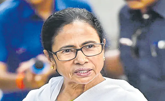 West Bengal CM Mamata Banerjee Claims BJP Bharat Chodo Slogan Is Echoing Across India - Sakshi