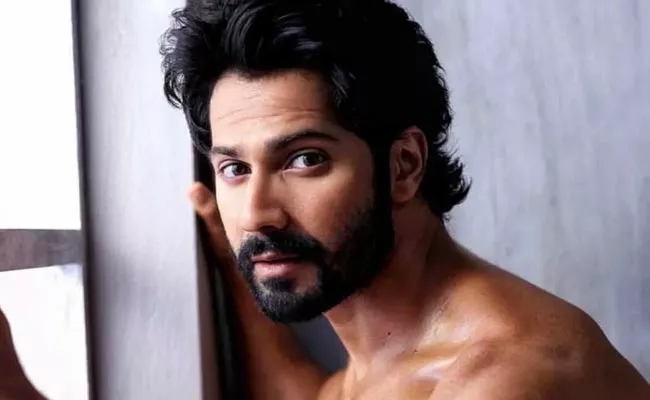 Actor Varun Dhawan Hand Injury Director Atlee - Sakshi