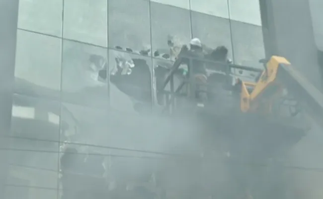 Fire Accident In Hyderabad Habsiguda Unlimited Showroom - Sakshi