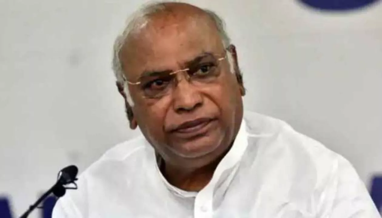 Congress Chief Mallikkharjun Kharge Announces CWC - Sakshi