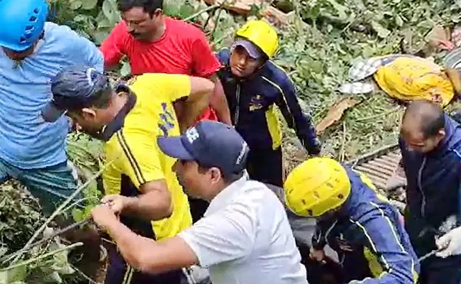 Bus Carrying Pilgrims Falls Into Gorge In Uttarakhand - Sakshi