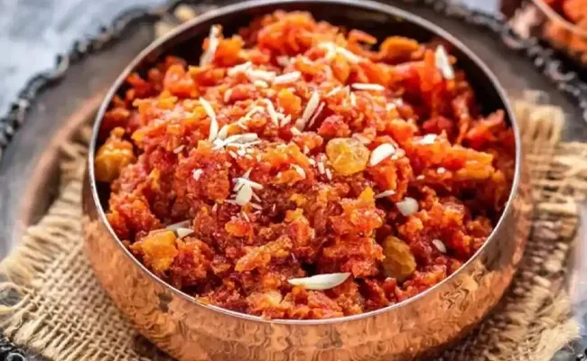 How To Make Khajoor Gajar Halwa Recipe In Telugu - Sakshi