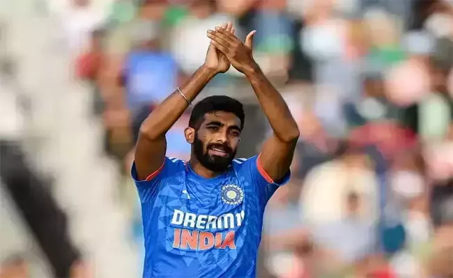 Bumrah Equals Bhuvneshwar Kumar Record Of Most Maidens Bowled In T20I - Sakshi