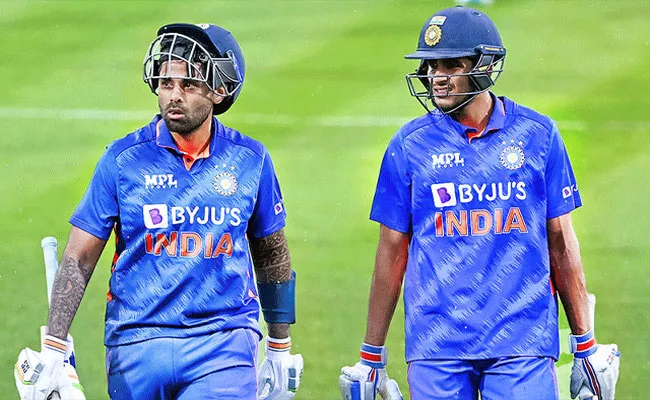 Shubman Gill, Suryakumar Yadav Honoured At CEAT Cricket Awards 2023 - Sakshi