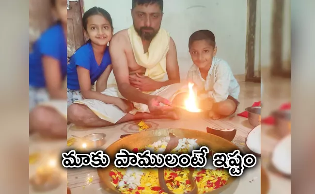 Shocking: Karnataka Family Offers Prayer To Snake At Home On Naga Panchami Day, Video Viral - Sakshi