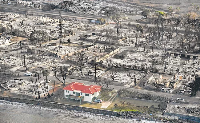 Miracle house that survived the Lahaina wildfire and now sits on a block of ash - Sakshi