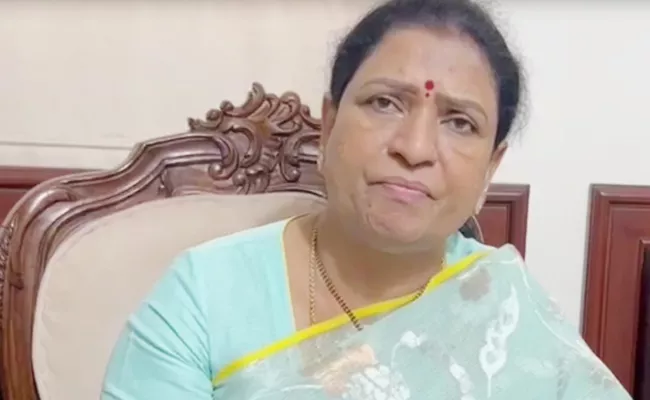 DK Aruna Reacts On Telangana High Court Gadwal Orders - Sakshi