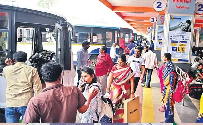 TSRTC Plans 3 Thousand Special Buses For Rakhi Festival Across State - Sakshi