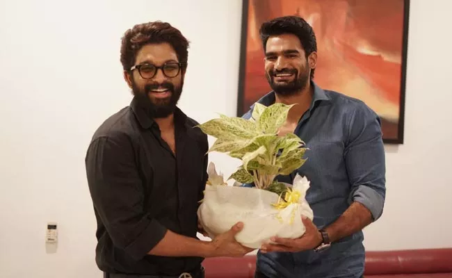 Actor Kartikeya Met Allu Arjun National Award - Sakshi