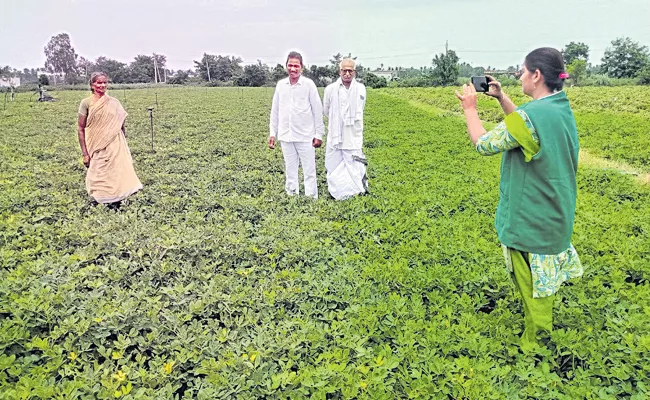 National level appreciation for YSR free crop insurance - Sakshi