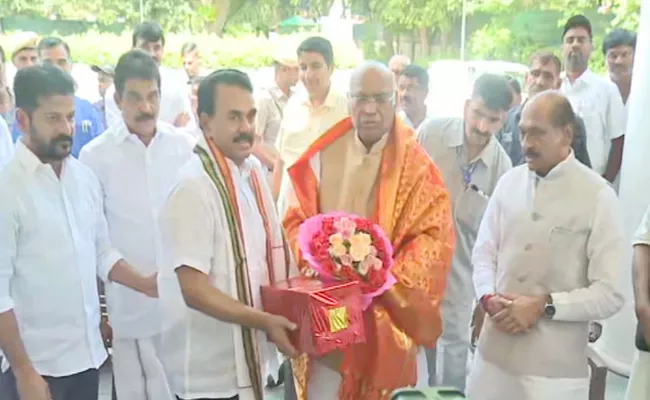 Jupally Krishna Rao And Others Joined Congress Delhi Mallikarjun Kharge - Sakshi