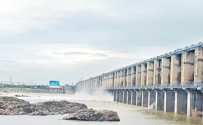 Flood coming from upstream of Jurala project - Sakshi