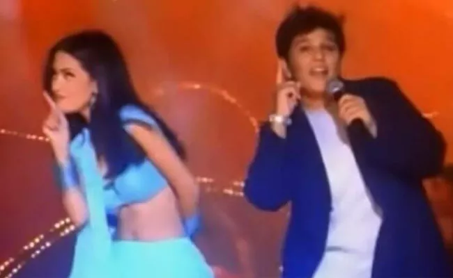 Falguni Pathak Chudi Song Goes Viral Now - Sakshi