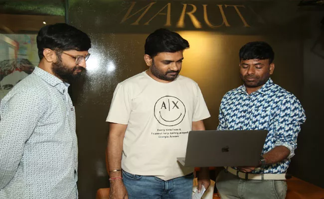 Director Maruthi Unveils Ee Kaalame Song From Nachinavadu - Sakshi